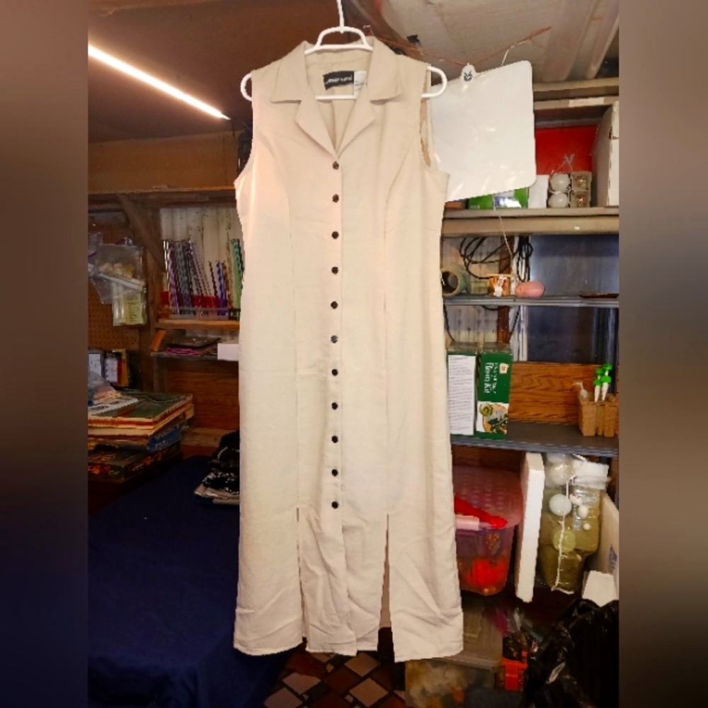 Women's sleeveless long dress.